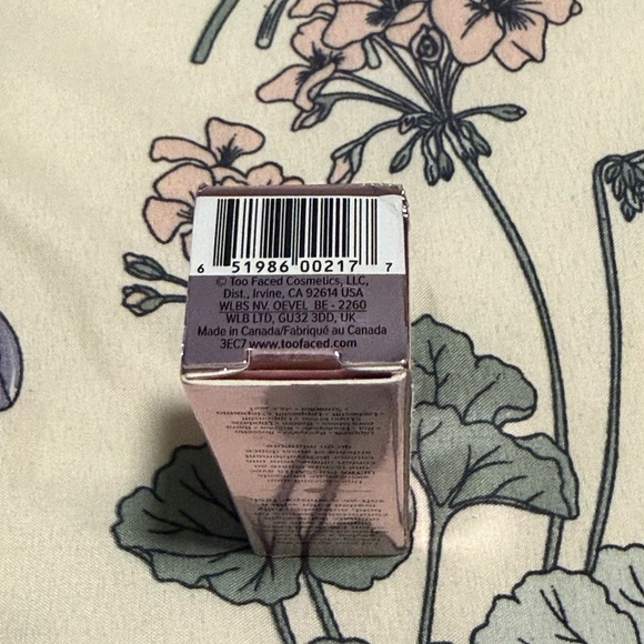 Too Faced Lady Bold Em-Power Pigment Velvety Cream Lipstick | Unafraid | New - Picture 8 of 8